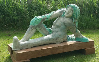 Erste Figur steht an der Jümme